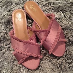 Mossimo Fringed Pink Slides
•Women’s Size 7.5